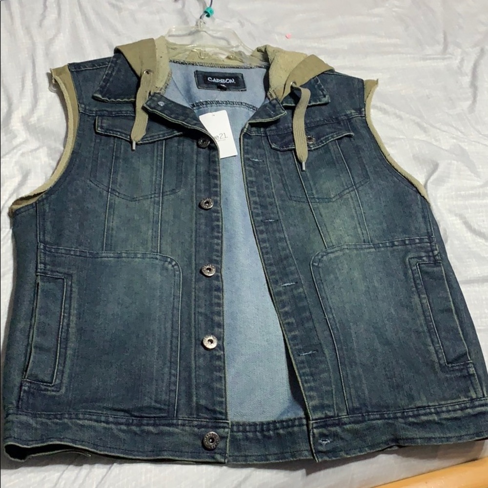Sleeveless hoodie vest